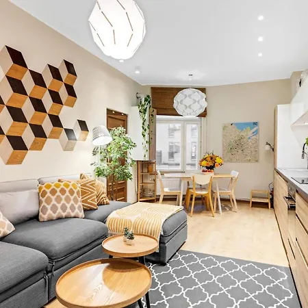 Family Apartment *